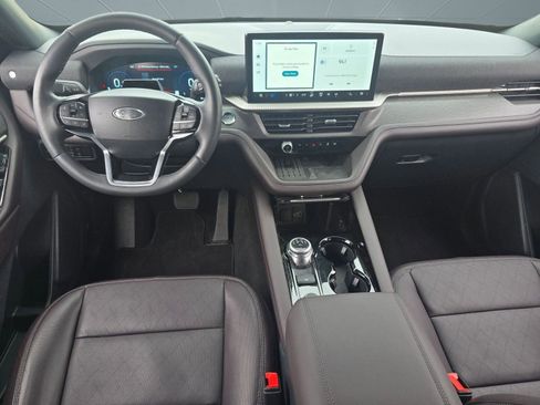 Used 2025 Ford Explorer Platinum image 14