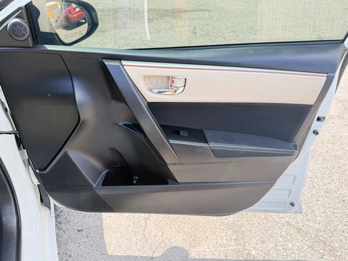 Used 2015 Toyota Corolla LE FWD image 42