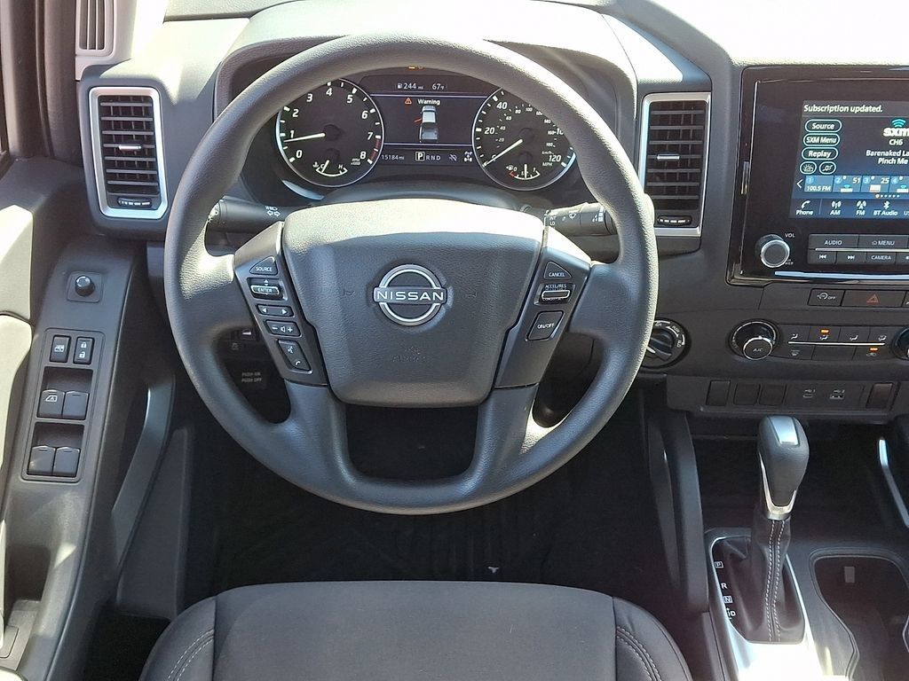 Used 2024 Nissan Frontier SV AWD/4WD image 2