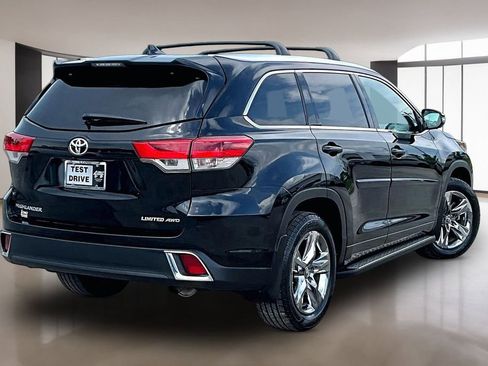 Used 2019 Toyota Highlander Limited Platinum AWD/4WD image 2