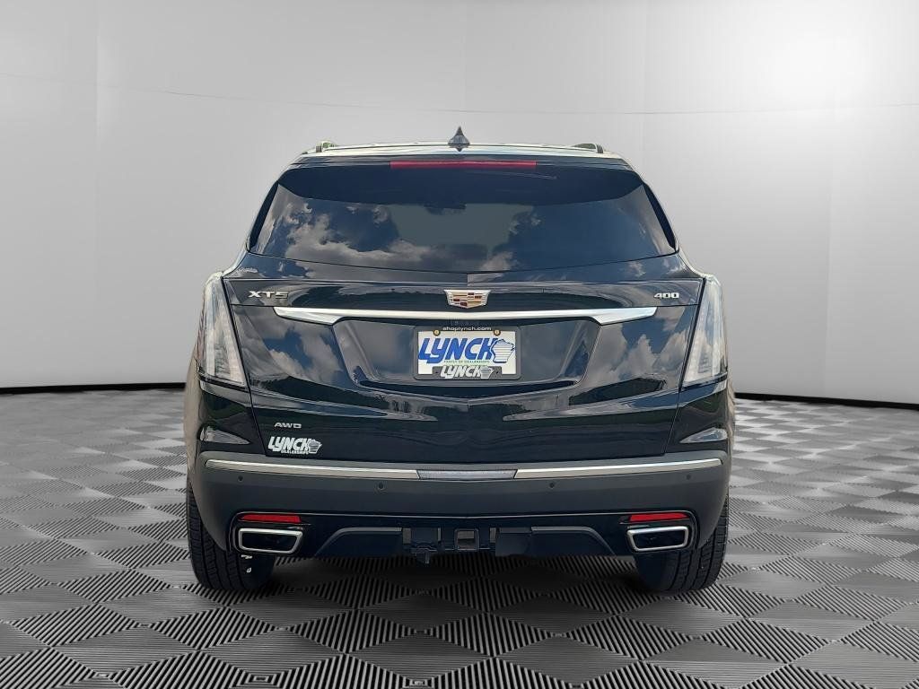 Used 2023 Cadillac XT5 Sportv w/ Technology Package AWD/4WD image 3