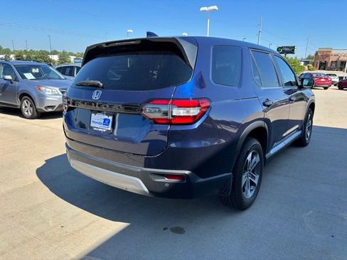 Used 2025 Honda Pilot EX-L image 5