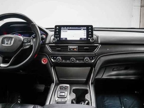 Used 2018 Honda Accord Touring image 13