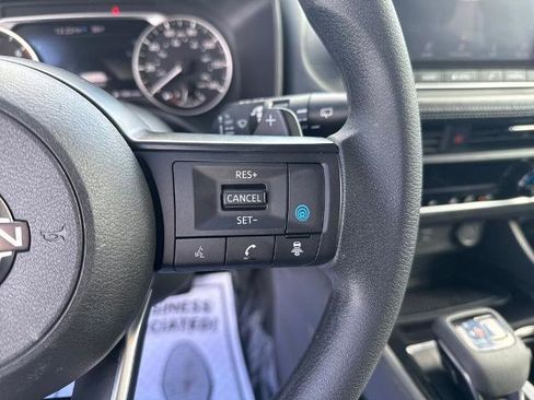 Certified 2024 Nissan Rogue SV image 24
