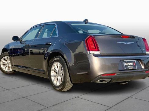 Used 2021 Chrysler 300 Touring image 11