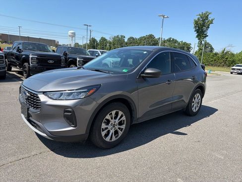 Used 2023 Ford Escape Active FWD image 4