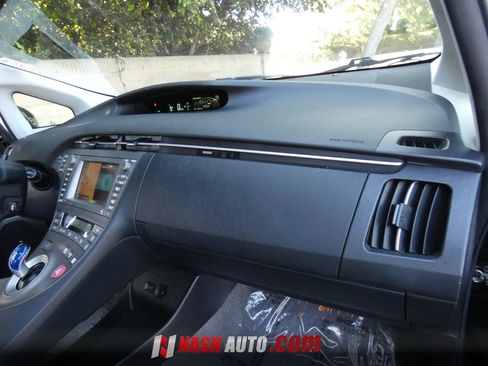 Used 2014 Toyota Prius Four w/ Solar Roof Package FWD image 32