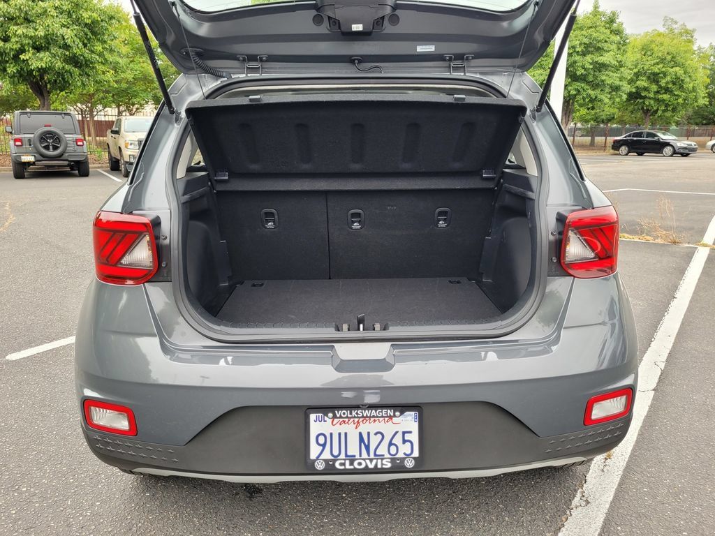 Used 2025 Hyundai Venue SEL FWD image 27