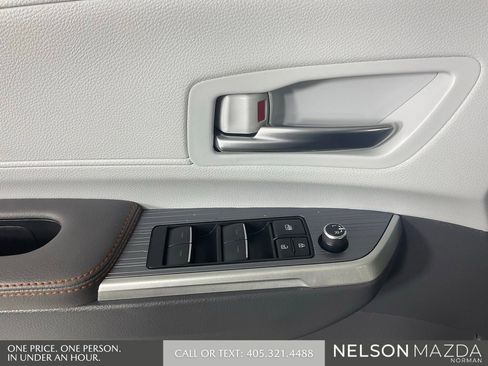 Used 2024 Toyota Sienna XSE FWD image 17