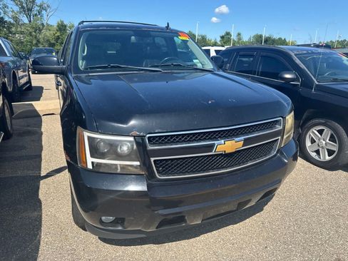 Used 2012 Chevrolet Suburban LT AWD/4WD image 5