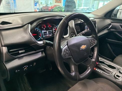 Used 2019 Chevrolet Traverse LT image 12