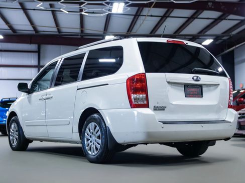Used 2014 Kia Sedona LX image 10