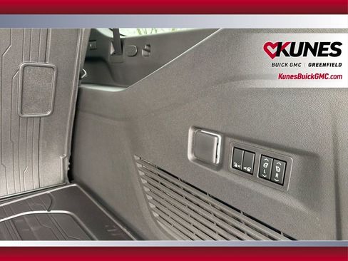 New 2026 GMC Yukon XL Denali w/ Sun & Power Step Package AWD/4WD image 36