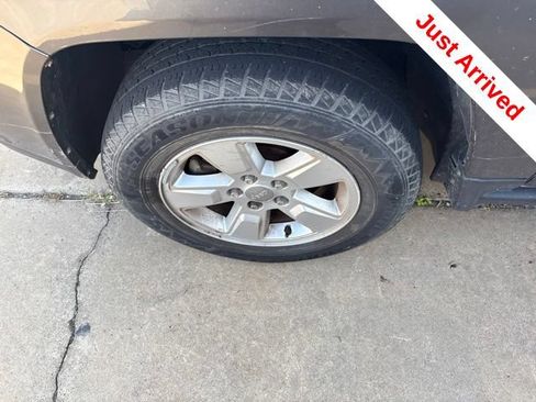 Used 2016 Jeep Compass Sport w/ Power Value Group FWD image 17