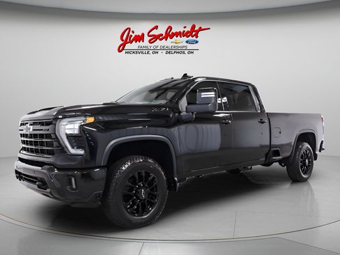 Used 2024 Chevrolet Silverado 2500 LTZ w/ LTZ Plus Package AWD/4WD image 3