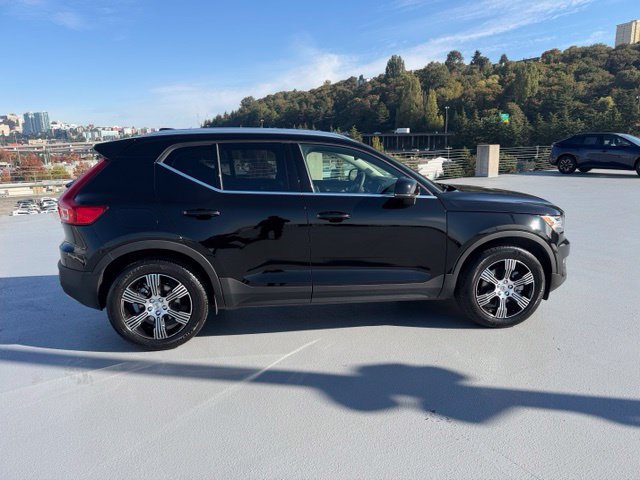 Used 2022 Volvo XC40 T5 Inscription w/ Advanced Package AWD/4WD image 2