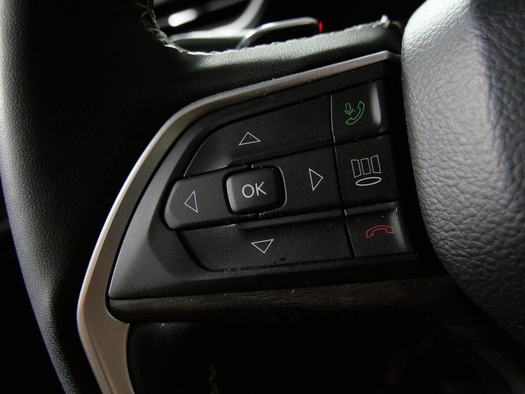 Used 2023 Jeep Grand Cherokee Limited AWD/4WD image 22