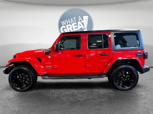 Used 2023 Jeep Wrangler Unlimited Sahara w/ Cold Weather Group image 7