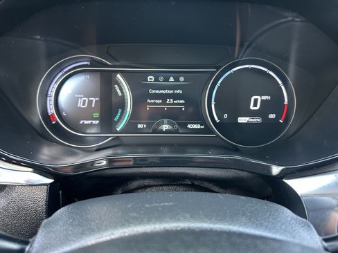 Used 2022 Kia Niro EX w/ Cold Weather Package FWD image 25