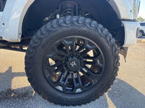 Used 2024 Ford F250 Lariat w/ Lariat Ultimate Package AWD/4WD image 16