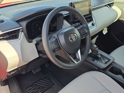 Used 2026 Toyota Corolla Cross LE FWD image 13
