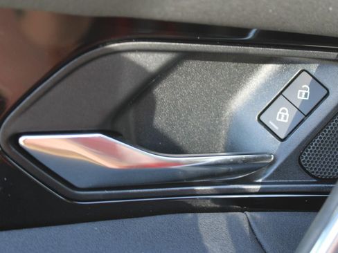 Certified 2025 Land Rover Discovery Sport S image 33