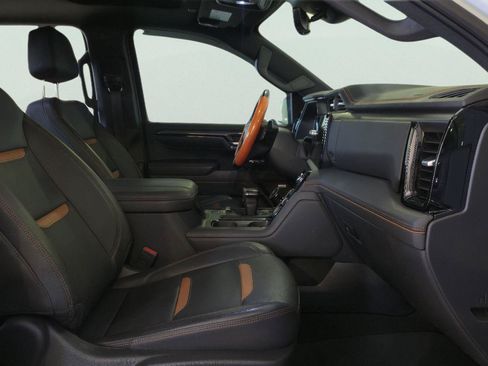 Used 2023 GMC Sierra 1500 AT4 w/ Technology Package AWD/4WD image 22