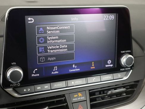 Used 2025 Nissan Altima 2.5 SV image 33