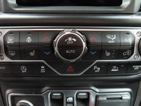 Used 2021 Jeep Wrangler Unlimited Sahara image 51