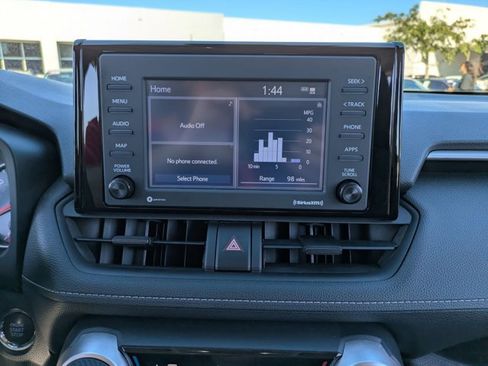 Used 2021 Toyota RAV4 XLE image 14