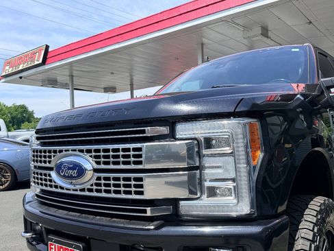 Used 2019 Ford F350 Platinum w/ Platinum Ultimate Package AWD/4WD image 17