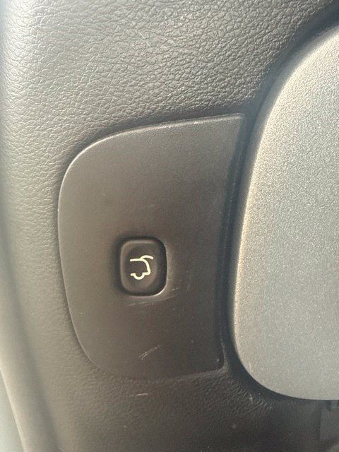Used 2016 Jeep Cherokee Latitude w/ Comfort/Convenience Group AWD/4WD image 31