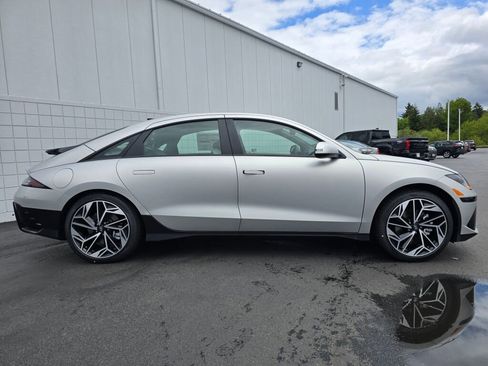 New 2025 Hyundai Ioniq 6 SEL image 3