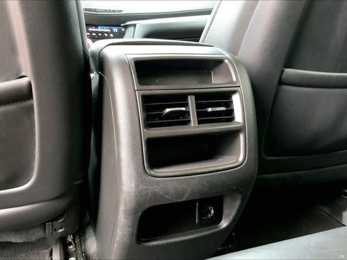 Used 2018 Cadillac XT5 Luxury w/ Driver Awareness Package FWD image 33