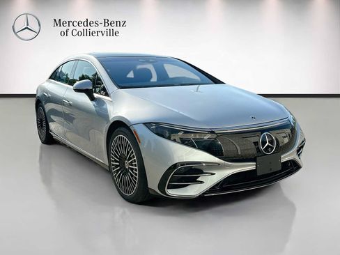 Used 2023 Mercedes-Benz EQS 580 4MATIC Sedan image 3