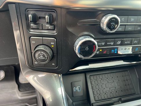 Used 2023 Ford F150 Lariat w/ Equipment Group 502A High image 41