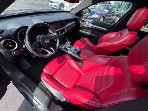 Used 2024 Alfa Romeo Stelvio Veloce AWD/4WD image 4
