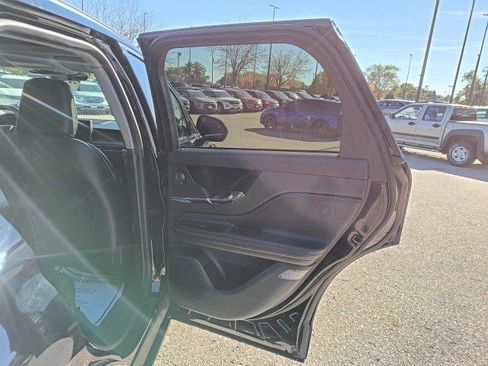 Used 2021 Lincoln Corsair Reserve image 16