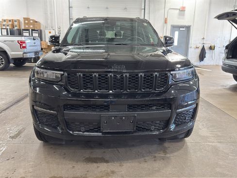 Used 2023 Jeep Grand Cherokee L Limited w/ Luxury Tech Group II AWD/4WD image 2
