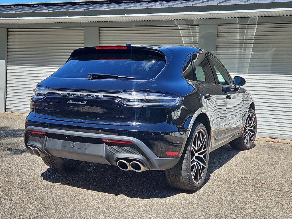 Certified 2024 Porsche Macan S AWD/4WD image 7