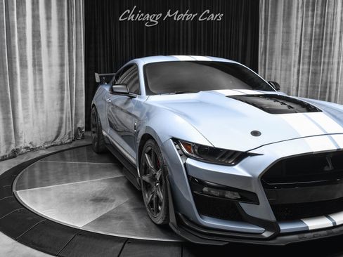 Used 2022 Ford Mustang Shelby GT500 w/ Carbon Fiber Track Pack image 44