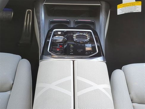 New 2026 BMW 760i xDrive w/ Premium Package image 19