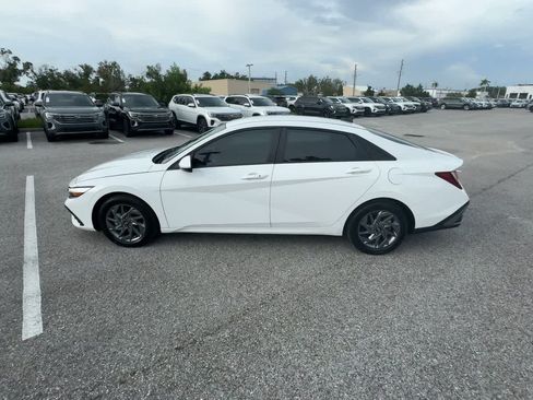 Used 2024 Hyundai Elantra SEL FWD image 5