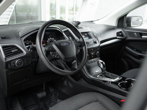 Used 2018 Ford Edge SE image 10