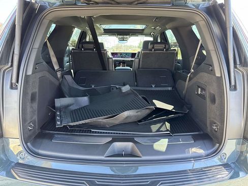 Used 2025 Cadillac Escalade Premium Luxury w/ Touring Package image 19