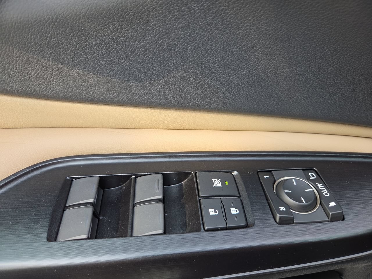 Used 2020 Lexus ES 350 w/ Accessory Package 2 FWD image 18