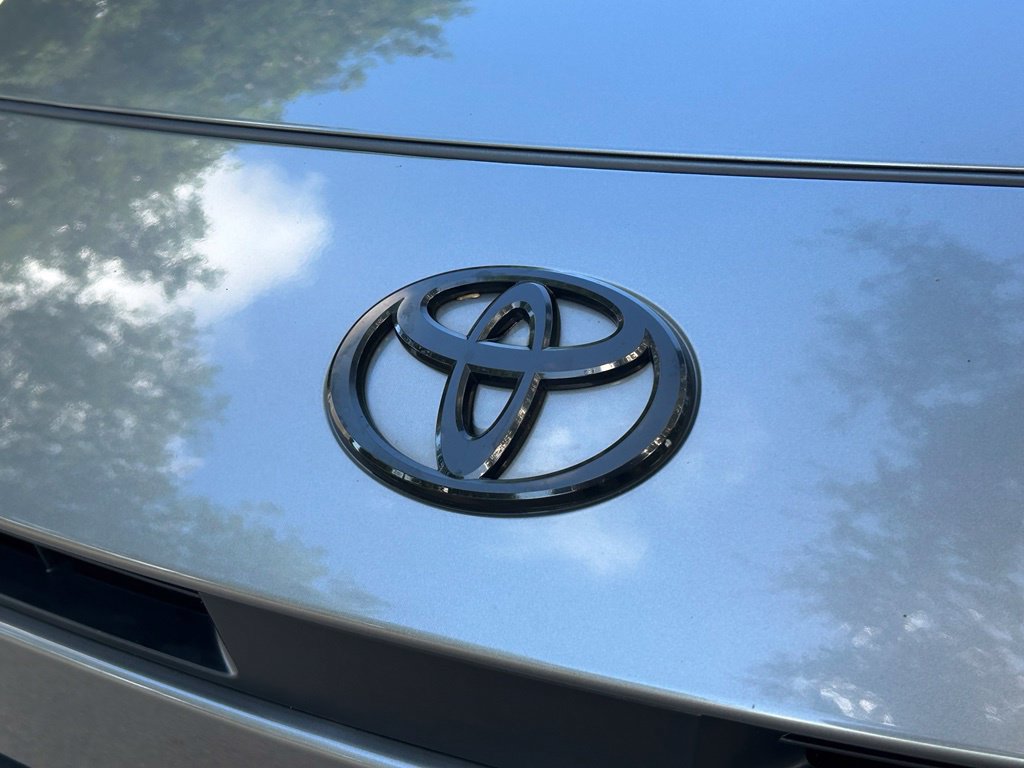 Used 2025 Toyota Camry SE FWD image 33