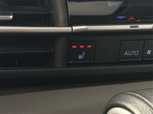 Certified 2024 Toyota Sienna XLE image 18