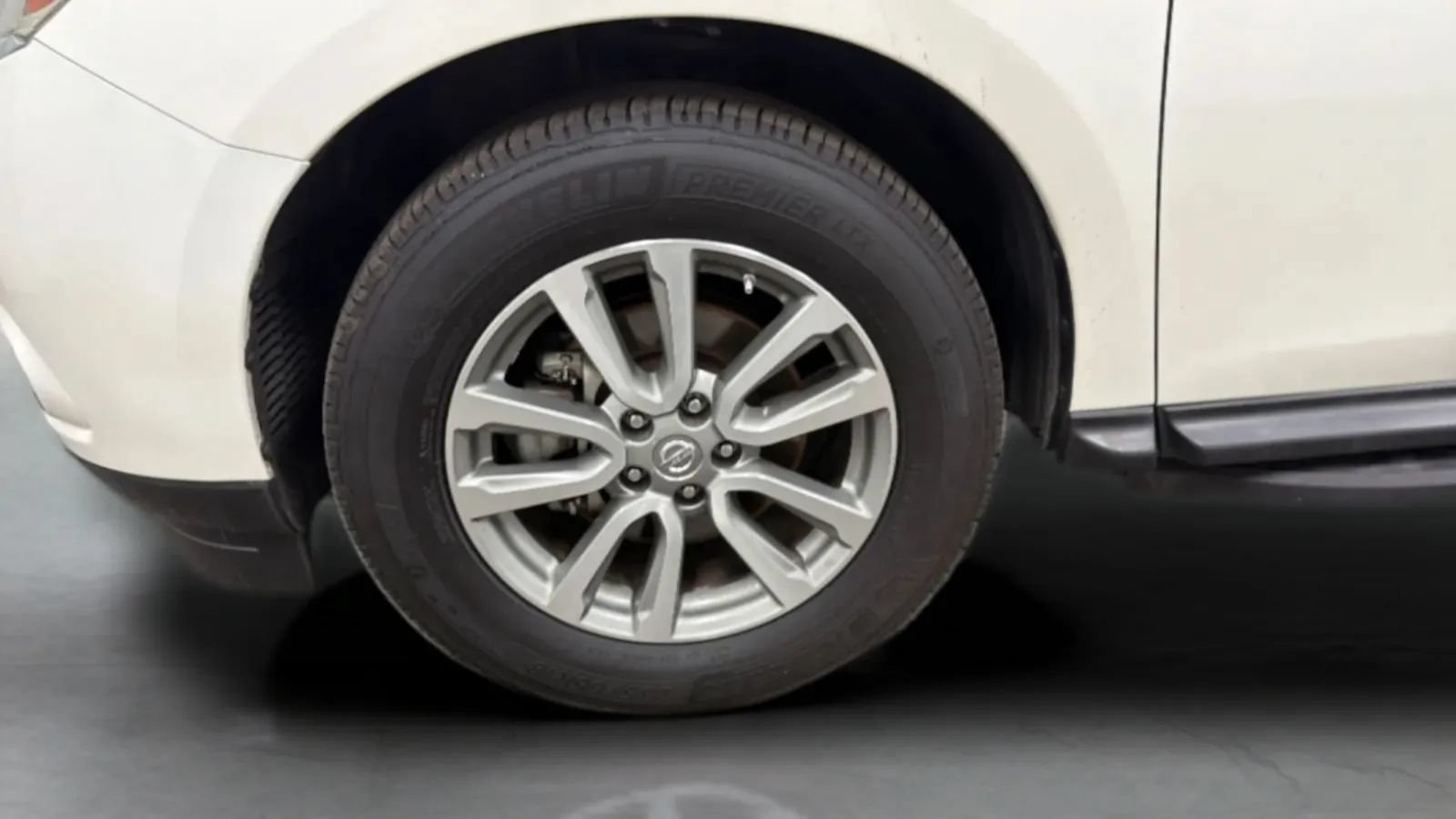 Used 2016 Nissan Pathfinder SV FWD image 29