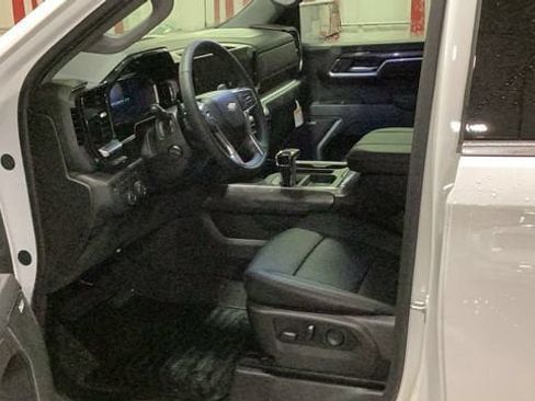 New 2026 Chevrolet Silverado 1500 LTZ w/ LTZ Premium Package AWD/4WD image 9
